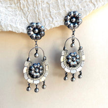 Load image into Gallery viewer, Buena Suerte Flower Earrings
