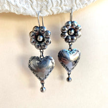 Load image into Gallery viewer, Flor y Corazon Earrings
